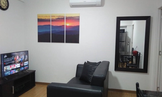 Makati House | Comfortable 2BR Unit at Acqua Residences with Netflix & Pool