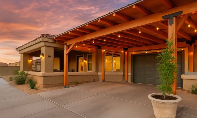 Lake Havasu City Villa | Cozy Romantic 2Bd Villa by the Lake with Boat Launch Access
