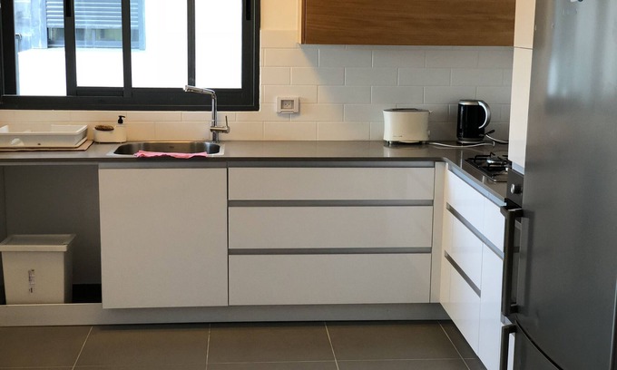 Tel Aviv Apartment | Modern 2BR with Balcony & Kitchen in New Building