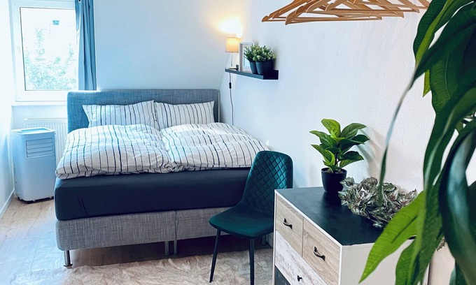 Altlindenau Apartment | Cozy 2Br Apartment Near Karl-Heine-Canal with Breakfast