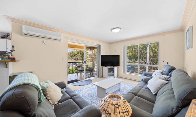 Bellara Apartment | 2BRM Self Contained Apt - Pumicestone Passage View
