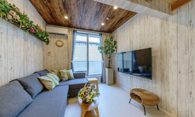 Okubo Apartment | New AP Tluxury: Free WiFi & Family-Friendly Amenities