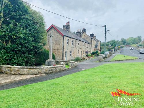 Greenhead House | Stylish 2Fountains Cottage - Family-Friendly Retreat Awaits