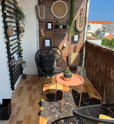 La Jetee Apartment | 2JETEE25 Studio cabine climatisé avec wifi, balcon, pour 2 à Canet Plage