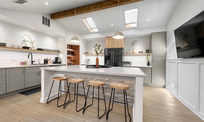 Clodine House | Explore Custom Design Rooms with Spa and Breakfast Options