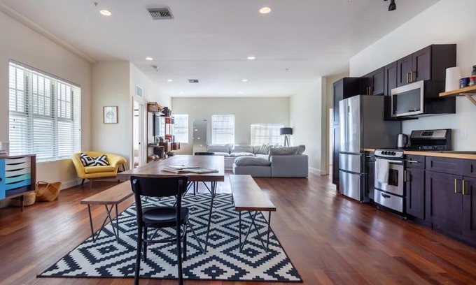 South Pointe Apartment | Pet-Friendly Retreat Just 2 Minutes from the Beach