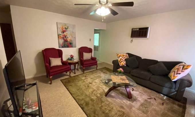 Oxford House | Convenient Duplex Home Near Miami U - Pet Friendly Stay