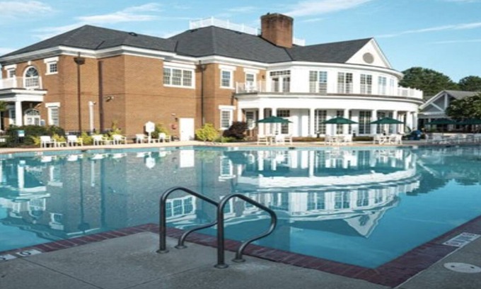 Williamsburg Resort | Family Fun Awaits at Our 4-Bedroom Resort Retreat