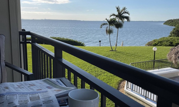 Isla del Sol Condo | Charming Condo with Pool & Breathtaking Bay Views