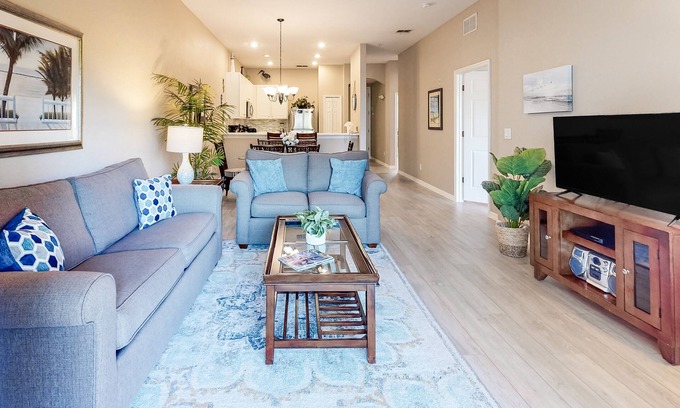 Bahama Bay Condo | Cozy Condo Near Disney with Balcony, Pools & Spa Amenities