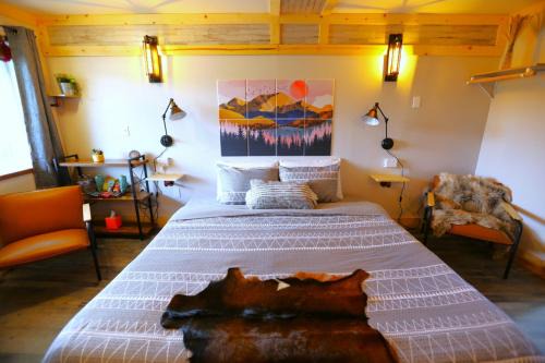Willow House | Guest Rated: 10/10 Newly Renovated Room at Hatcher Pass Castle