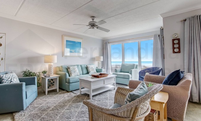 Ocean Cay Condo | Oceanfront Condo with Pool and Scenic Deck for 6 Guests