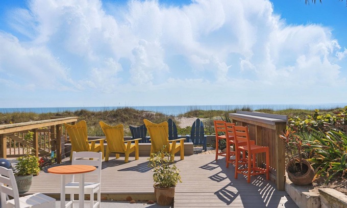 Cocoa Beach Apartment | Oceanfront Retreat with Private Balcony & Beach Deck