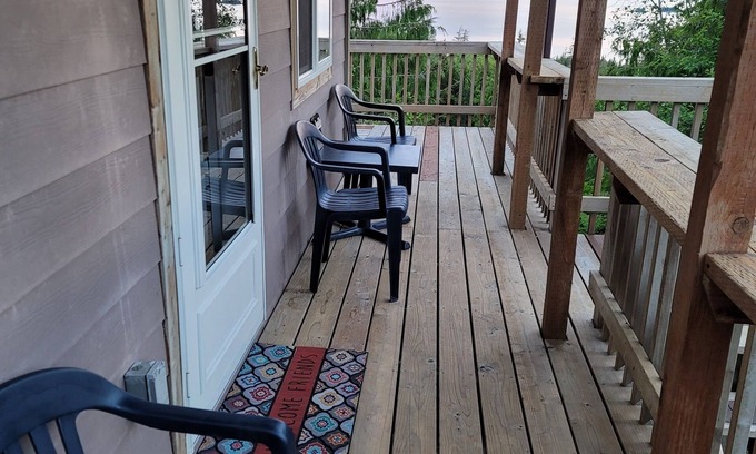 Ketchikan House | Exceptional 2nd Story Guest House with Oceanfront Views