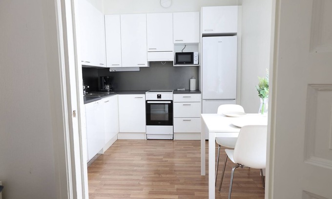 Kaartinkaupunki Apartment | Comfortable 2BR Apartment with Breakfast & Family Amenities