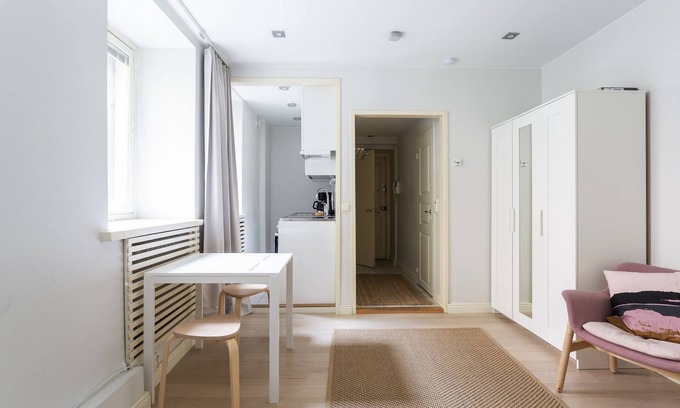 Kluuvi Apartment | Inviting 2ndhomes Studio in Kluuvi with Kitchen & Breakfast