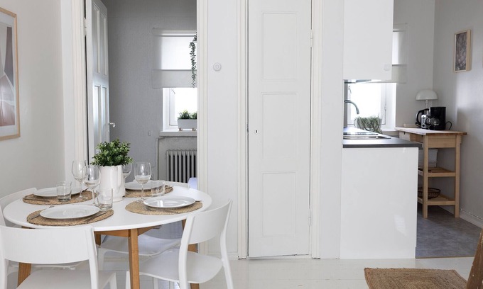 Kaartinkaupunki Apartment | Accessible Fabianinkatu Apartments: Family-Friendly Comfort