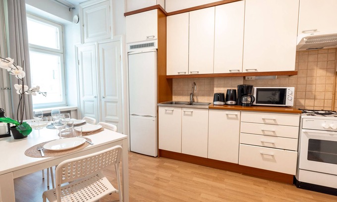 Hietalahti Apartment | Seaside Comfort at 2ndhomes Kalevankatu Apartment