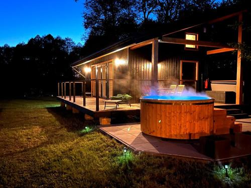 Susiec House | 2os Domek z prywatną balią z jacuzzi, kominek, na odludziu, jedyny na 10000 m2 terenie, widok na las, lubelskie Roztocze