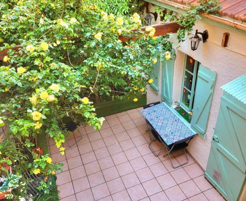 3rd Arrondissement Apartment | Peaceful 2p. Garden Retreat in City Center