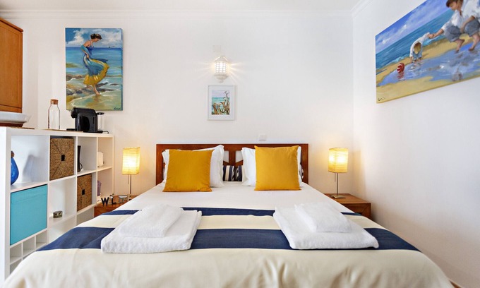 Conceicao e Cabanas de Tavira Apartment | Relaxing Getaway: Wifi, Pool Access and Family-Friendly Stay