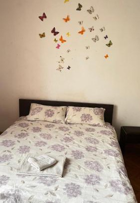 Rivne Apartment | Spacious 3-Room Apartment Near the Park, Pet-Friendly Stay