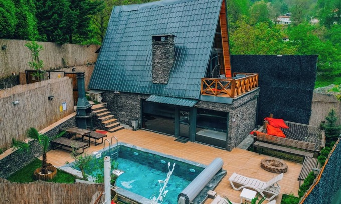 Sapanca House | 3+1 Heated Pool-Jacuzzi-Fireplace-Sheltered Bungalow for 8 People