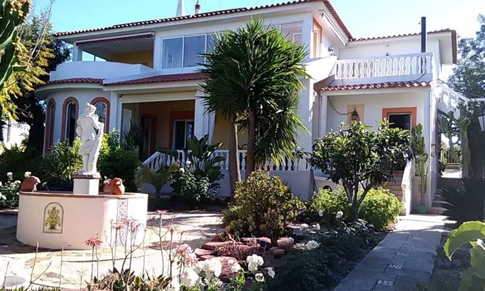 Monte Raposo Apartment | New 3 Bedroom Oceanfront Apartment with Spa & Hot Tub