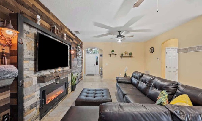 Nichols House | Family & Pet Friendly Home with Pool and Ocean View