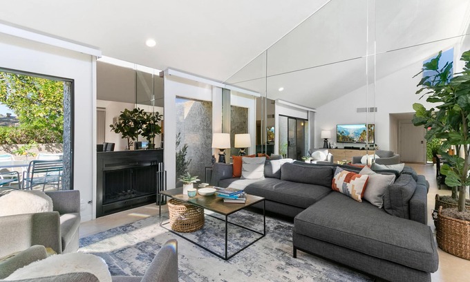 Sonora Sunrise Condo | Renovated Condo with Pool & Spa Near Smoketree Shopping