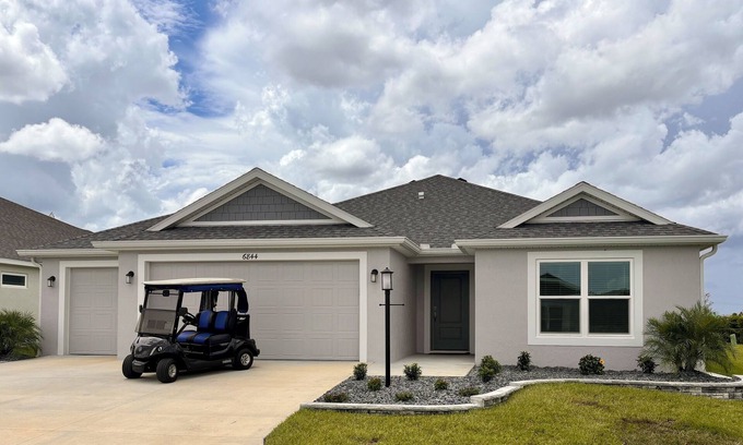 Okahumpka House | Relaxing 2-Bedroom House in The Villages with Pool