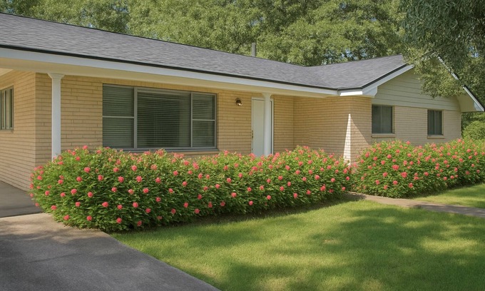 Lake Charles House | Ideal 3-Bedroom Retreat Close to Casinos and Dining