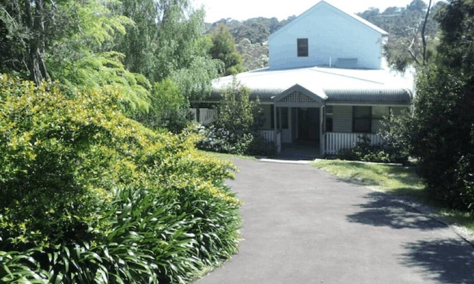 Mount Martha House | Cozy Beach House Steps from Boardwalk - Family & Pet Friendly