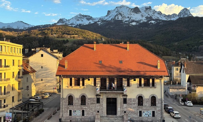 Barcelonnette Apartment | 3* apartment in the heart of Barcelonnette with breathtaking mountain views