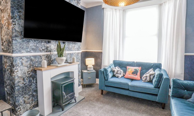 Scarborough House | Pet-Friendly Retreat with Garden at 3 Auborough Street