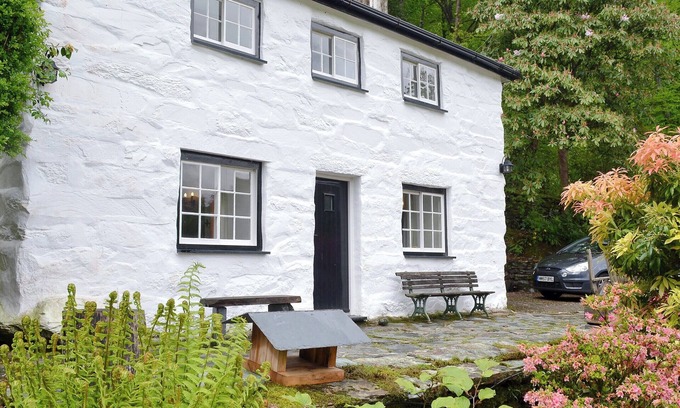 Beddgelert Cottage | Comfortable 3 Bedroom Stay in Beddgelert, Near Porthmadog