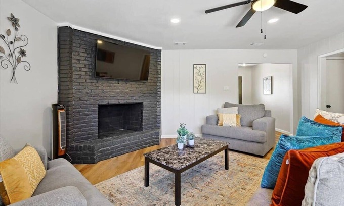 Sherman House | Idyllic 3-BD/2-BA Rural Retreat | Pet-Friendly Getaway