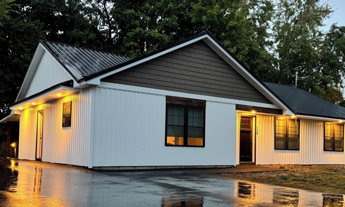 Bangor House | Riverview Retreat: 3 BD, Hot Tub & Kids Welcome!