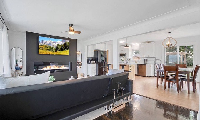 Pointe aux Roches House | Perfect 3-Bed Cottage with Hot Tub, Steps from Marina