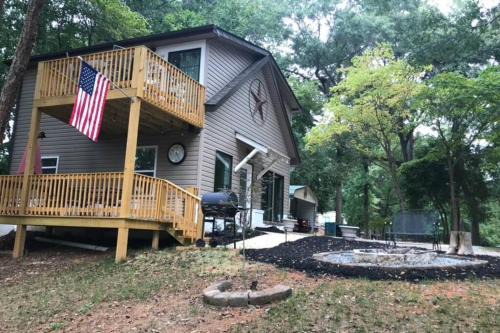 Harbor House House | Waterfront 3-Bedroom Cottage: Pet & Child Friendly Retreat