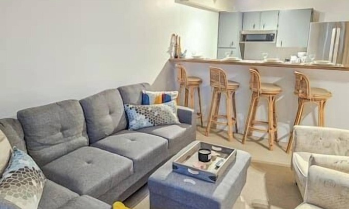 East Kootenay Apartment | 3 BDRM/Lake Access/Year round Indoor pool