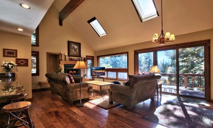 Incline Village House | 3 Bears Lodge: Rustic Golf Course Retreat with Pool & Spa