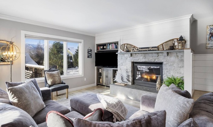 Stowe Area House | Experience 3 Bears Townhome at Top Notch Resort, Rated 10/10