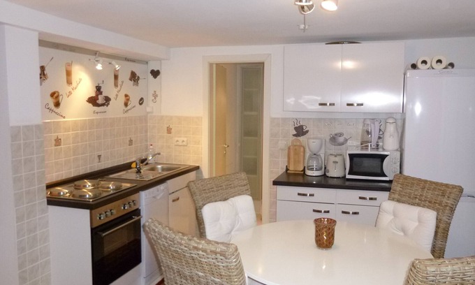 Offenbach am Main Apartment | Comfortable 3 Apartments Ideal for Groups of 6 to 7