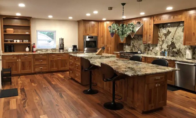 Moodys House | 3 bed, 2 bath on 40 acres with 1/2 mile of Spring Creek