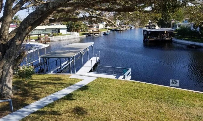 Tavares House | Waterfront Retreat: 3 Beds, 2 Baths & Pet-Friendly Comfort