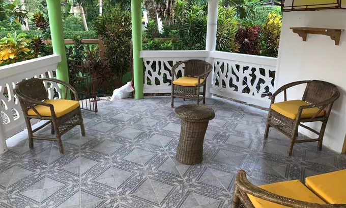 Tryall House | Family-Friendly 3 Bed, 2 Bath House with Oceanfront Views