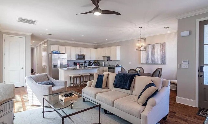 Oxford Condo | Family-Friendly Condo with Pool & Pet Amenities – 10/10 Rating