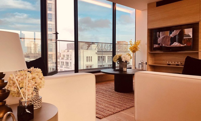 Bunhill Apartment | Elegant 3 Bed Penthouse with Terrace in Central London