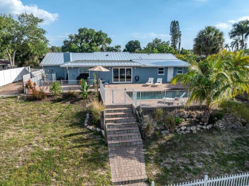 Sarasota Villa | Beautiful 3 Bed, 3 Bath Pool Home with Boat Dock Access